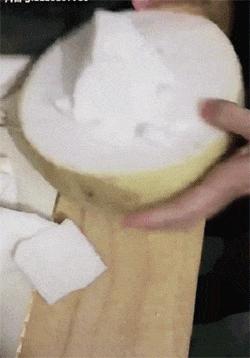 搞笑动态小短腿图,搞笑动图gif骑自行车