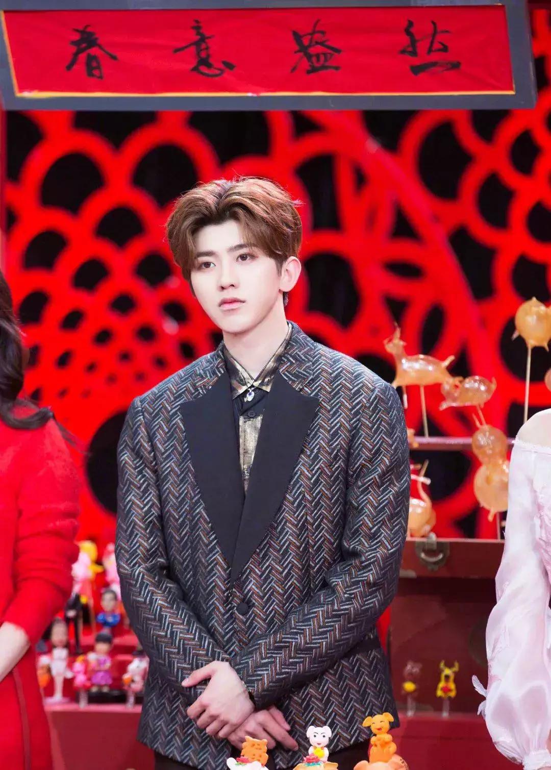 迪丽热巴杨幂夏天穿衣,热巴杨幂穿着