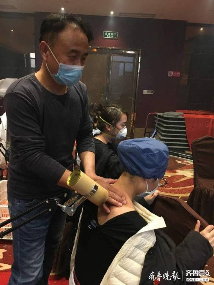 “不许您悄悄走！”山东汉子一人一车驰援武汉让网友泪目