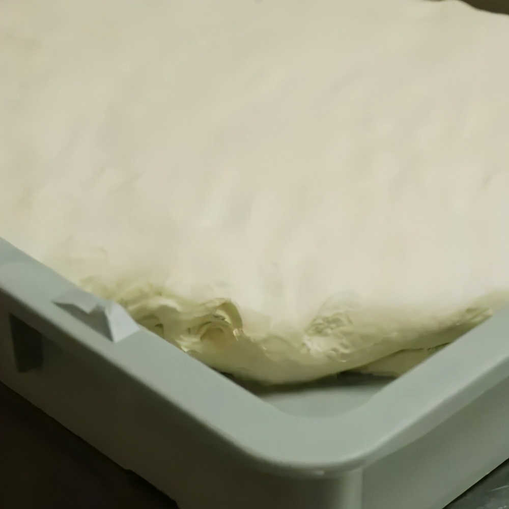 和面发酵后很粘,和面面团里都是气泡