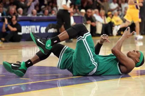 考神十字韧带撕裂不是末日，细数NBA饱受十字韧带折磨的球星