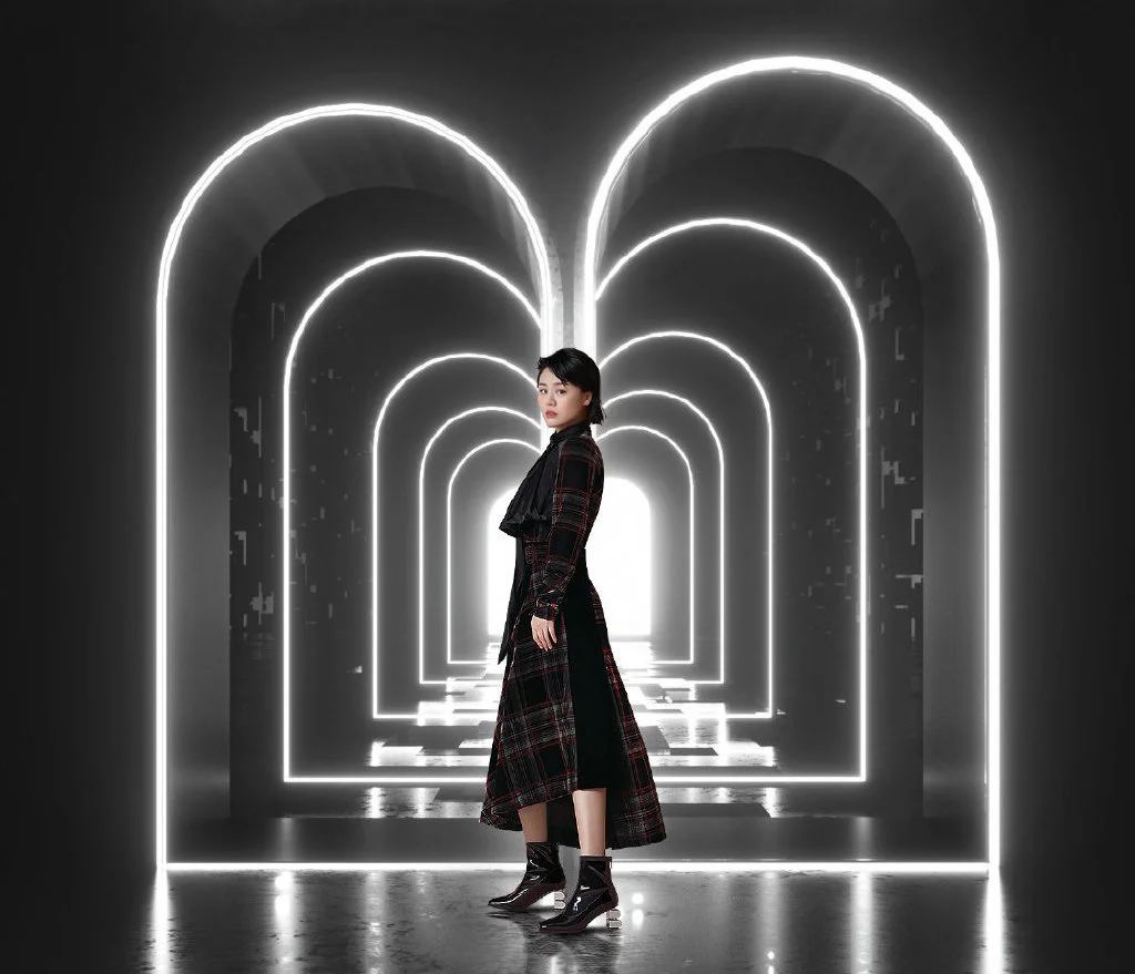 百丽鞋子的logo,百丽新品广告图片