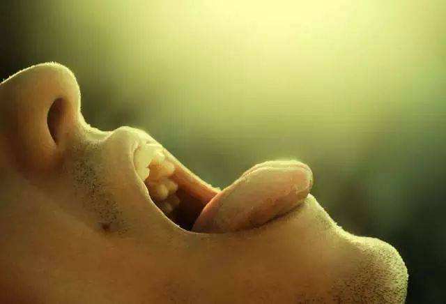 脸红肿掉头发口腔溃疡是什么病,脸长溃疡