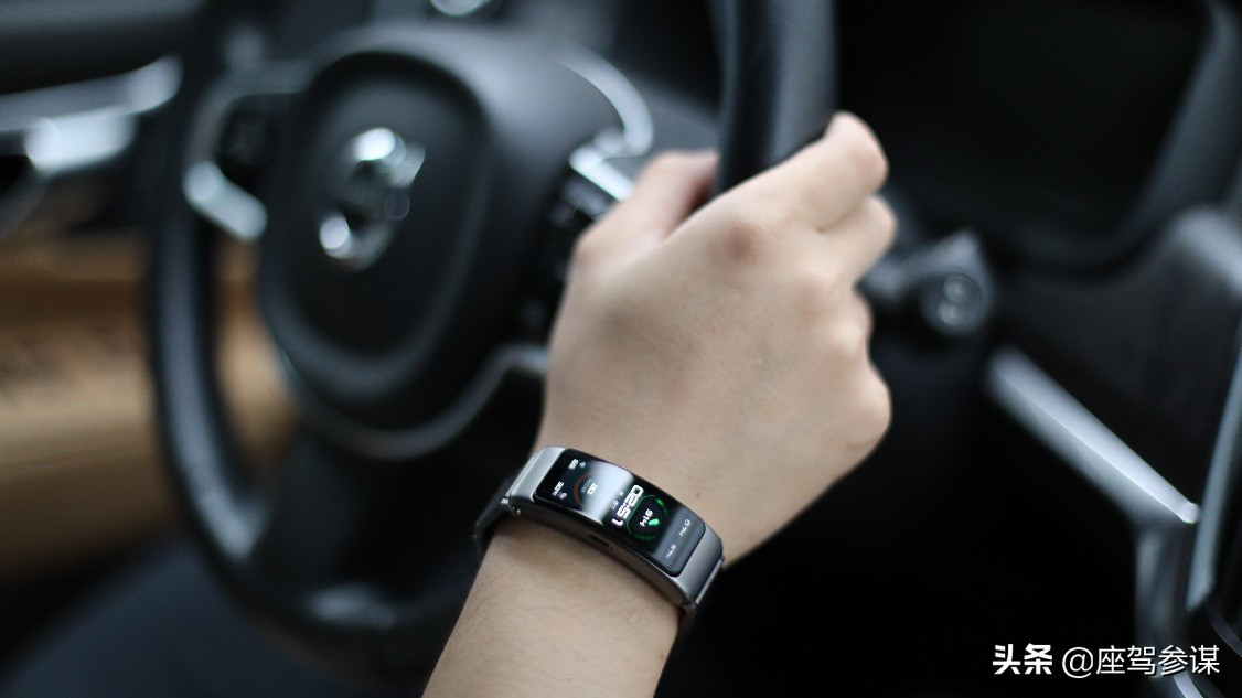开车来电秒接听“腕上蓝牙耳机”华为手环B6今日开售
