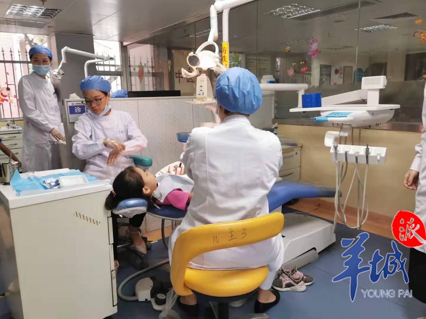 摔了一跤小孩,摔了一跤小孩哭闹怎么办