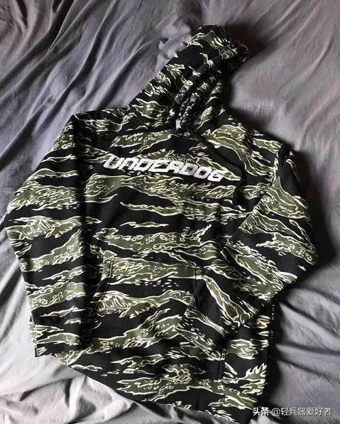 迷彩酷炫风,10年前的武警迷彩虎斑迷彩