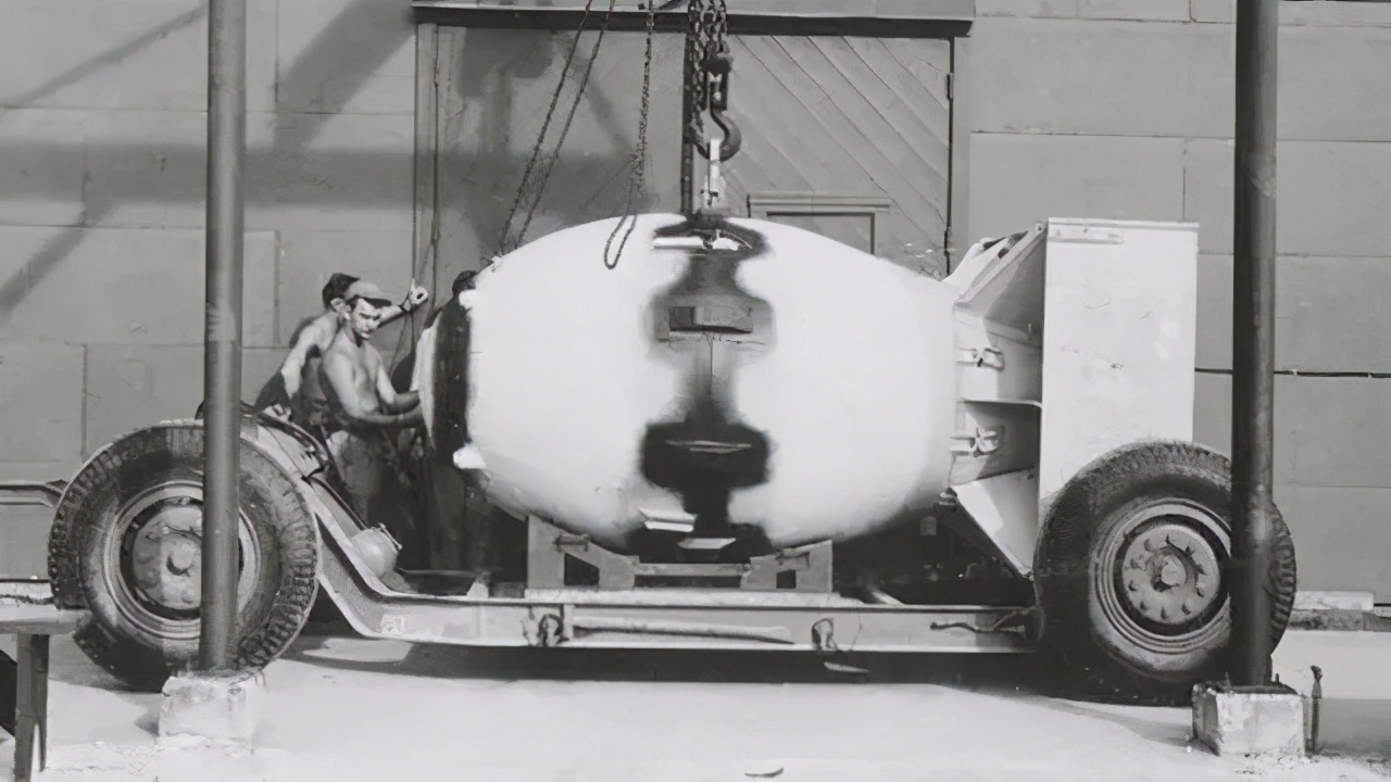 老照片里的旧时光在变幻的生命里,一张老照片展示着时代的变迁