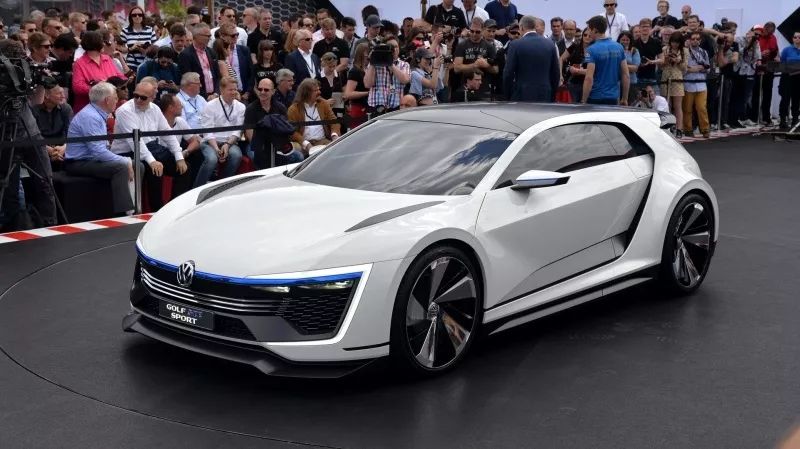 全新高尔夫15款,15款高尔夫旗舰R-Line版