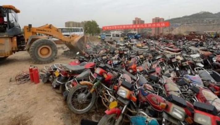 电动车凉了？又一巨头车厂被1700万拍卖，大批工人气哭：还我饭碗