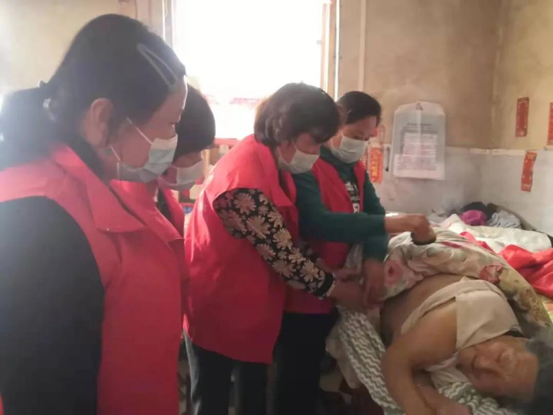 4月党员志愿服务活动,4月份党员开展志愿服务活动内容