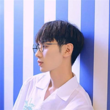 当男友说“我好累”时，若你这样回复他，他会倍感珍惜你