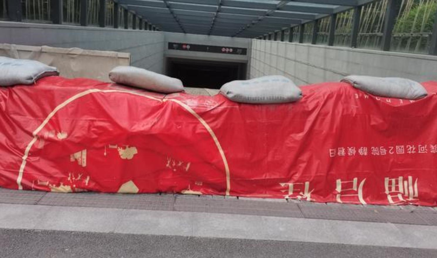 郑州暴雨地下车库进水视频,暴雨中的河南地下车库