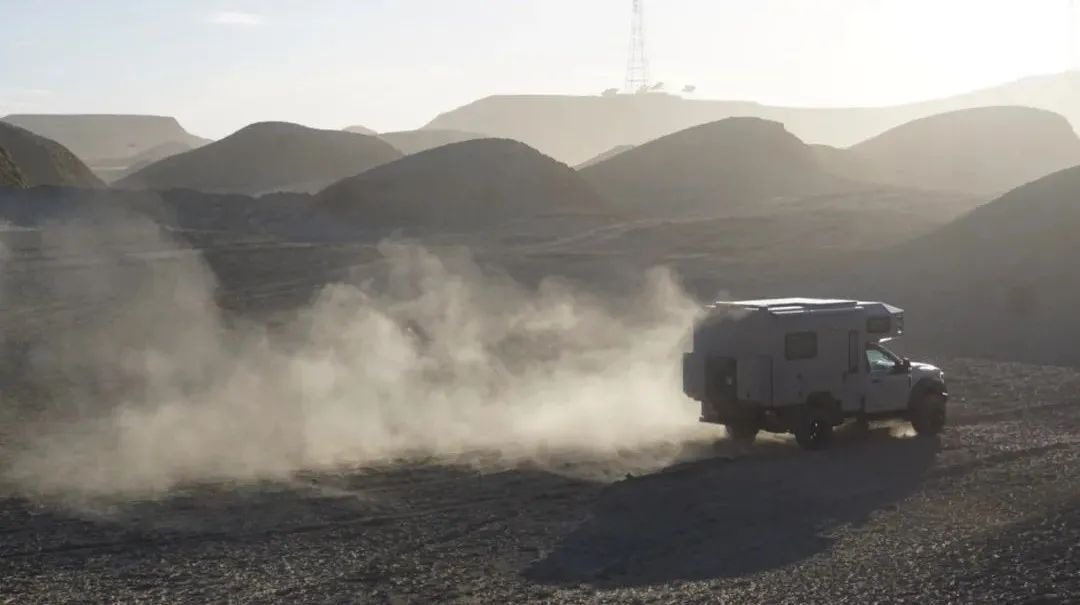 茫崖艾肯泉夏季游攻略,青甘大环线艾肯泉