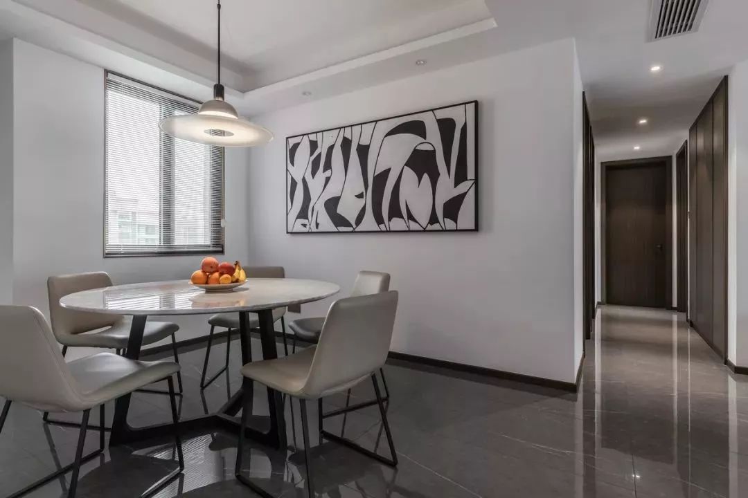 你家的踢脚线选对了吗,家中的踢脚线怎么搭配最适合