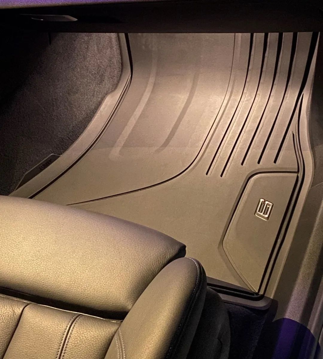 宝马原厂丝绒脚垫和全天候脚垫,宝马原厂全天候脚垫