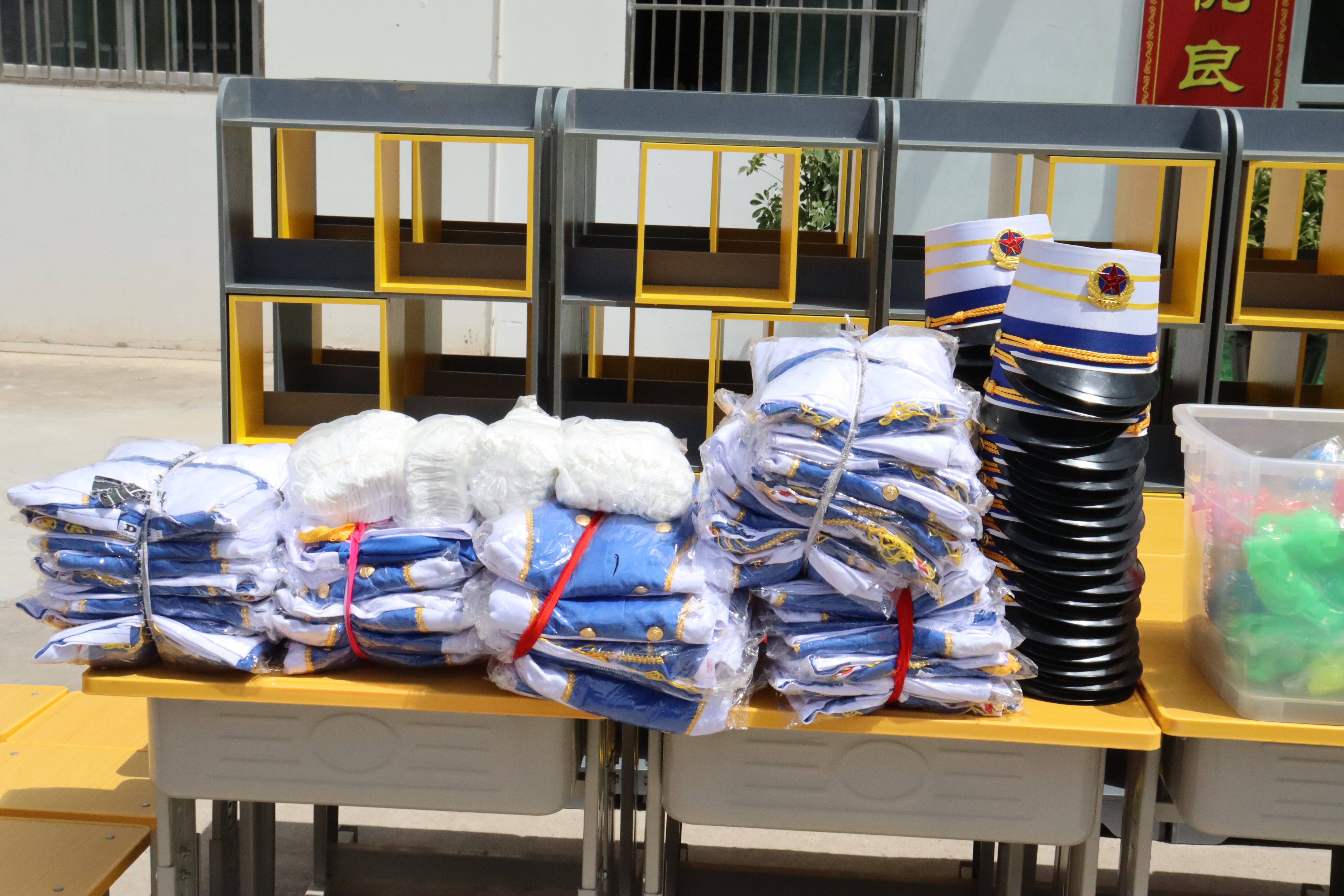 爱心企业捐赠情暖高原学校,爱心企业情系教育捐赠