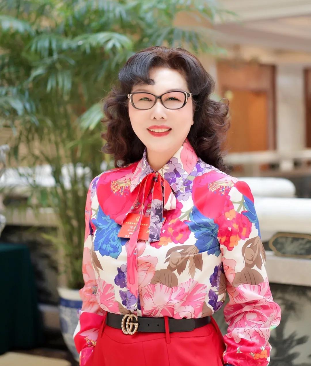 万丰集团陈爱莲上台致辞,陈爱莲谈万丰飞机