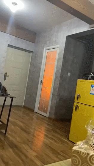 请广大“师奶”引以为戒，打死都不要让你老公入厨房