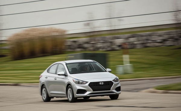 雅绅特2011款评测,现代雅绅特二手车油耗测试