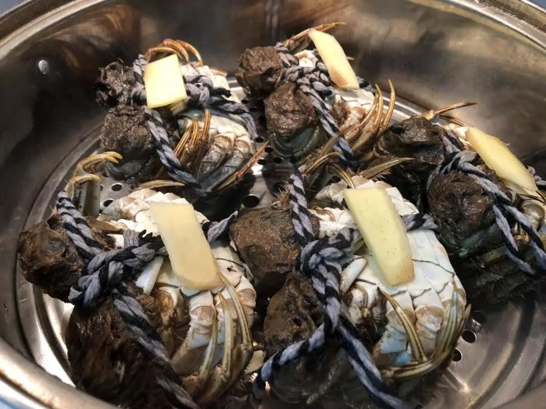 清蒸大闸蟹怎样做蟹黄不流出来,大闸蟹怎么蒸蟹黄才不散