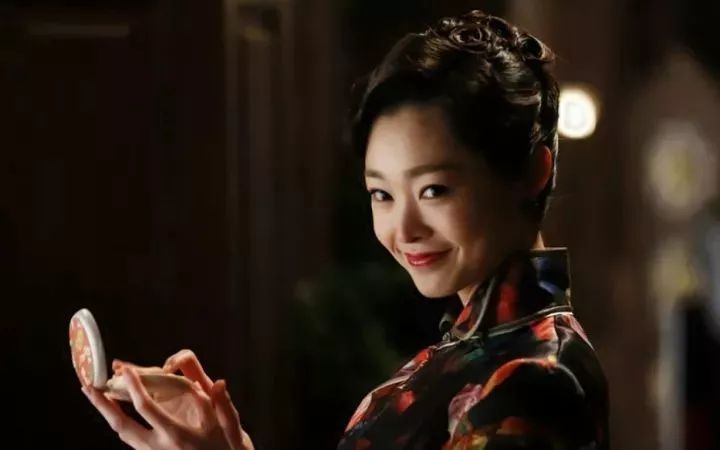 女性身材雕塑作品,温婉的旗袍造型