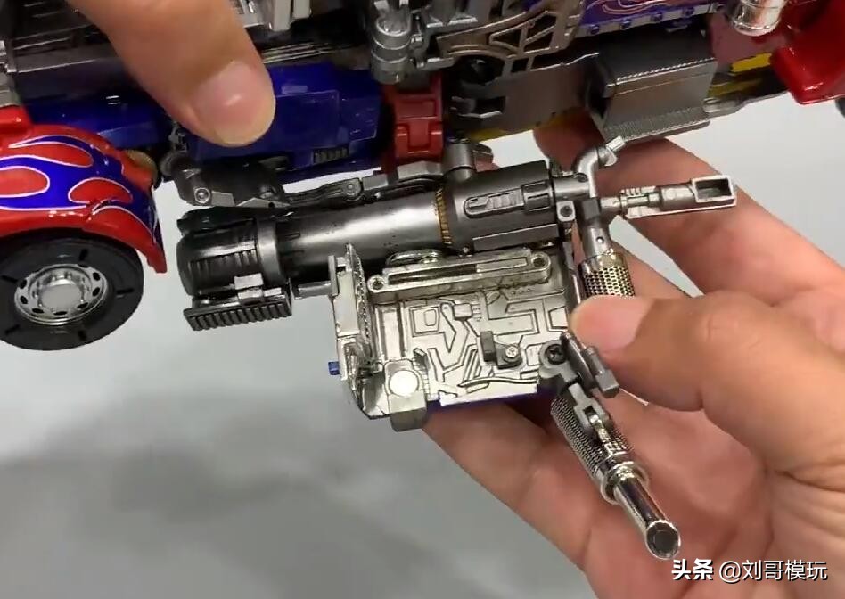 黑苹果mpm04擎天柱评测,黑苹果mpm04擎天柱变形过程