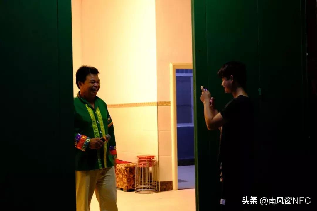 村里的打工仔照片,村里年轻人返乡成网红