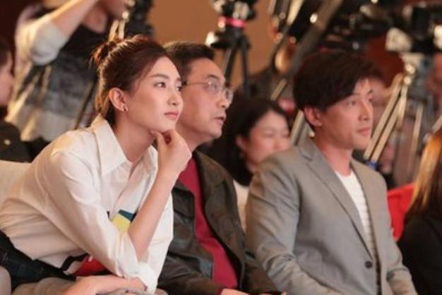 王晓晨郑恺毕业照片 (郑恺王晓晨青春同学会哪一期)