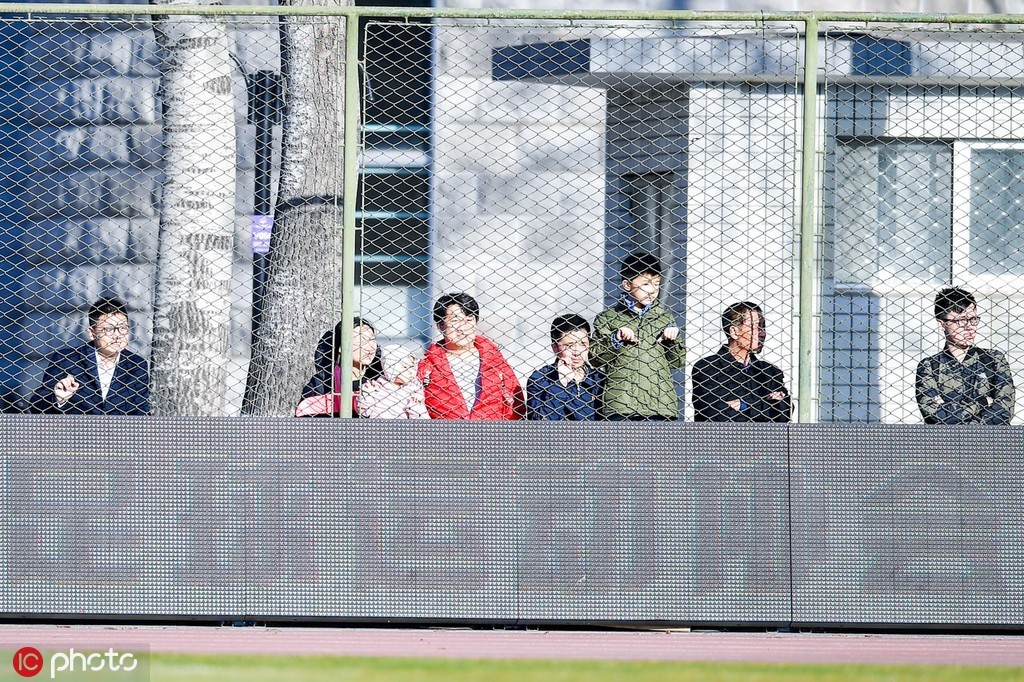 2023中国专业足球场,为啥中国很少免费足球场