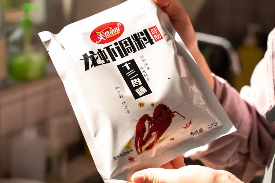 被薇娅直播间榨干零食预算后，写出了这篇测评报告（上）