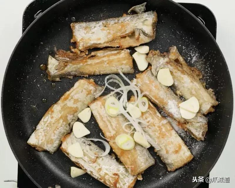带鱼这样做又香又酥脆,带鱼怎么做不腥气好吃