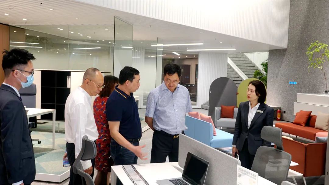 热烈欢迎集团领导莅临座谈会,热烈欢迎领导莅临参观交流