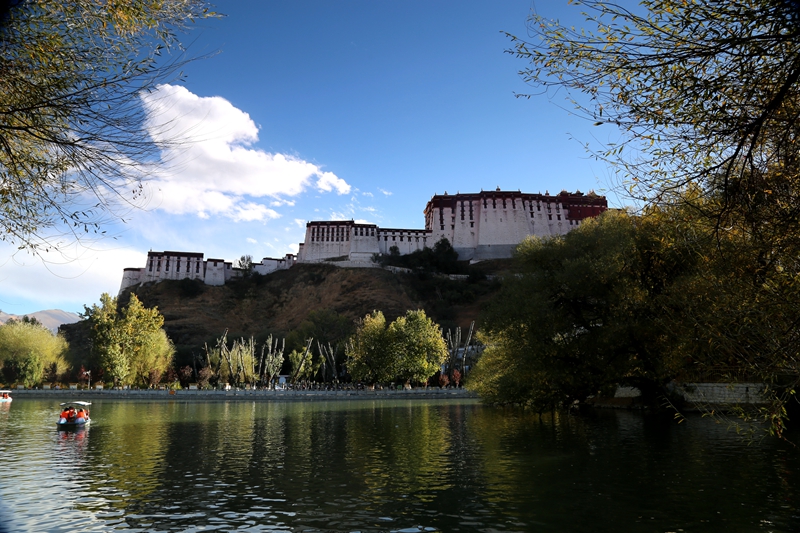 比天空更辽阔比白云更洁净比佛国更妩媚珠峰脚下的游记十