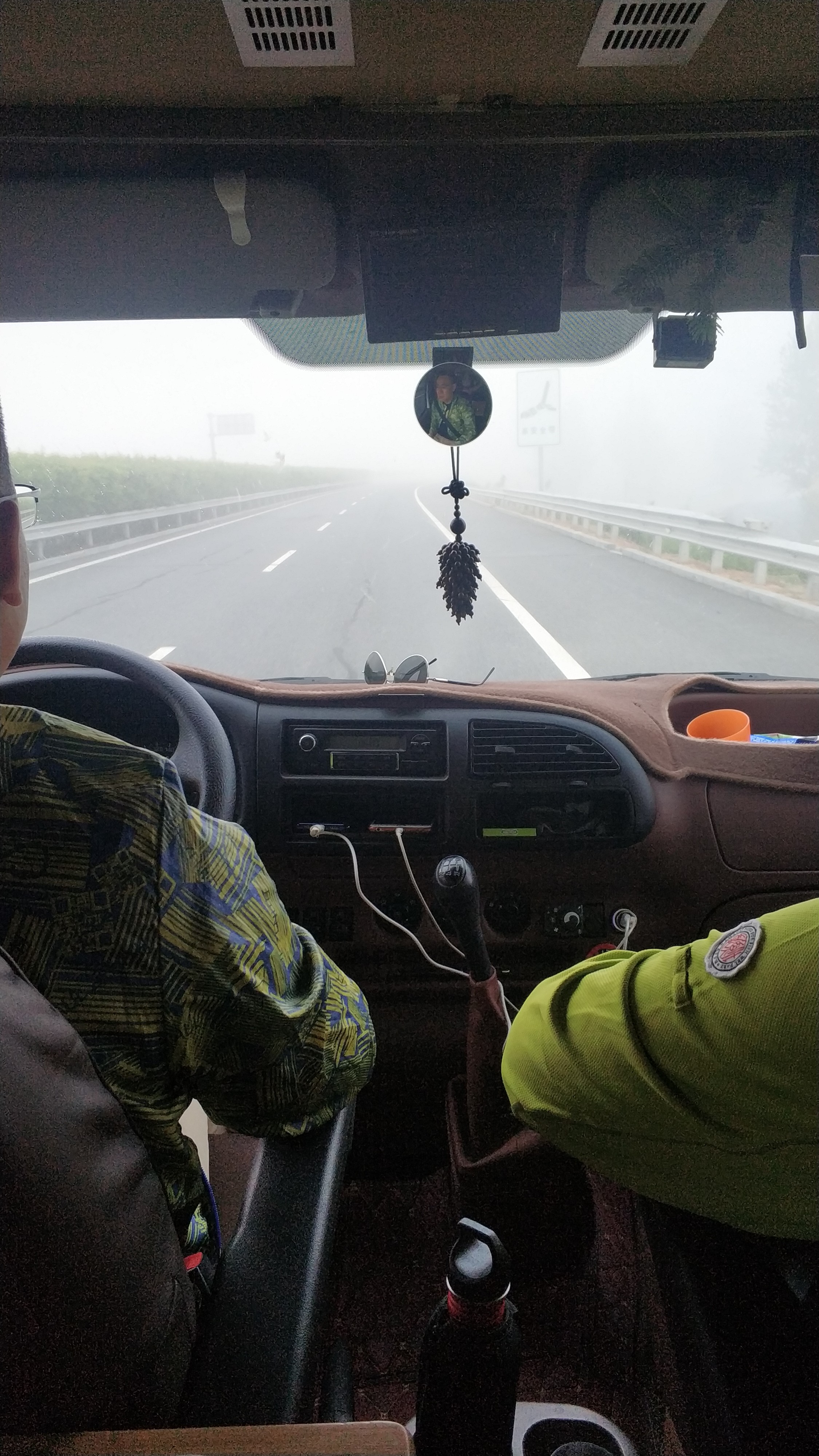 很惬意的路亚钓鱼,房车路亚野钓