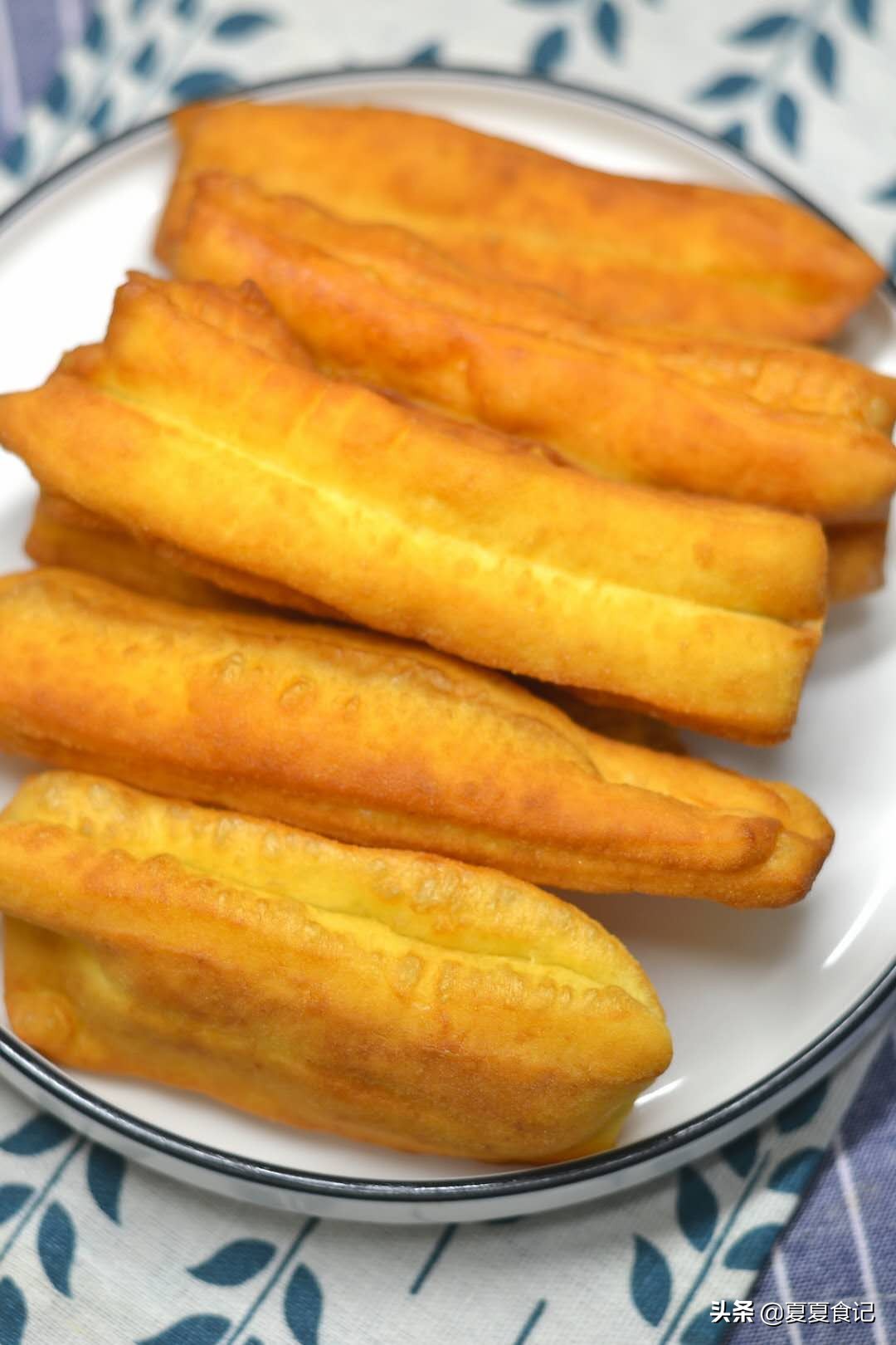 炸好的油条如何保持松软,在家炸油条怎样使油条更蓬松