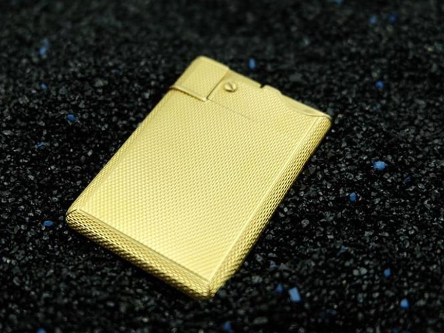 他用打火机点燃价值上亿的古董,中国古董打火机收藏第一人