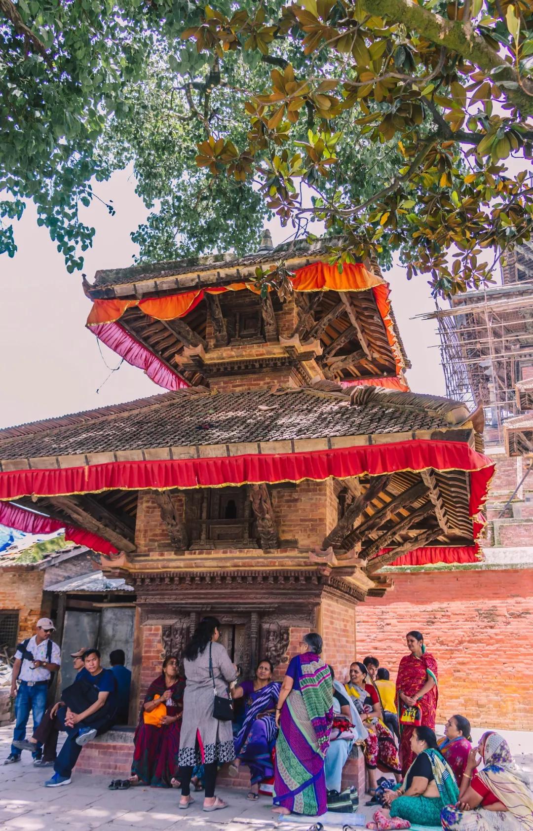 *局骗**和微笑,3000元带你体验双面尼泊尔