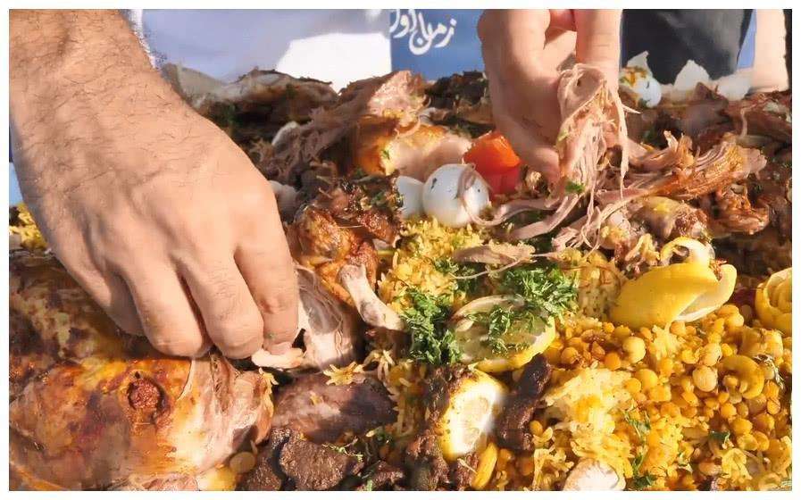 去迪拜旅游，这3种“土豪”美食别错过，网友：第一种真“土豪”