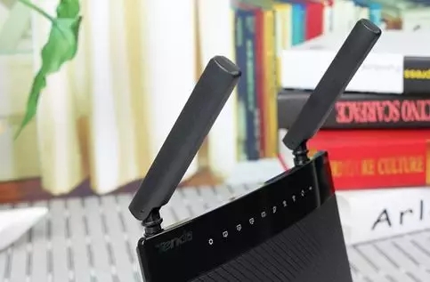 如何区分真假千兆交换机,如何辨别千兆路由器和百兆路由器