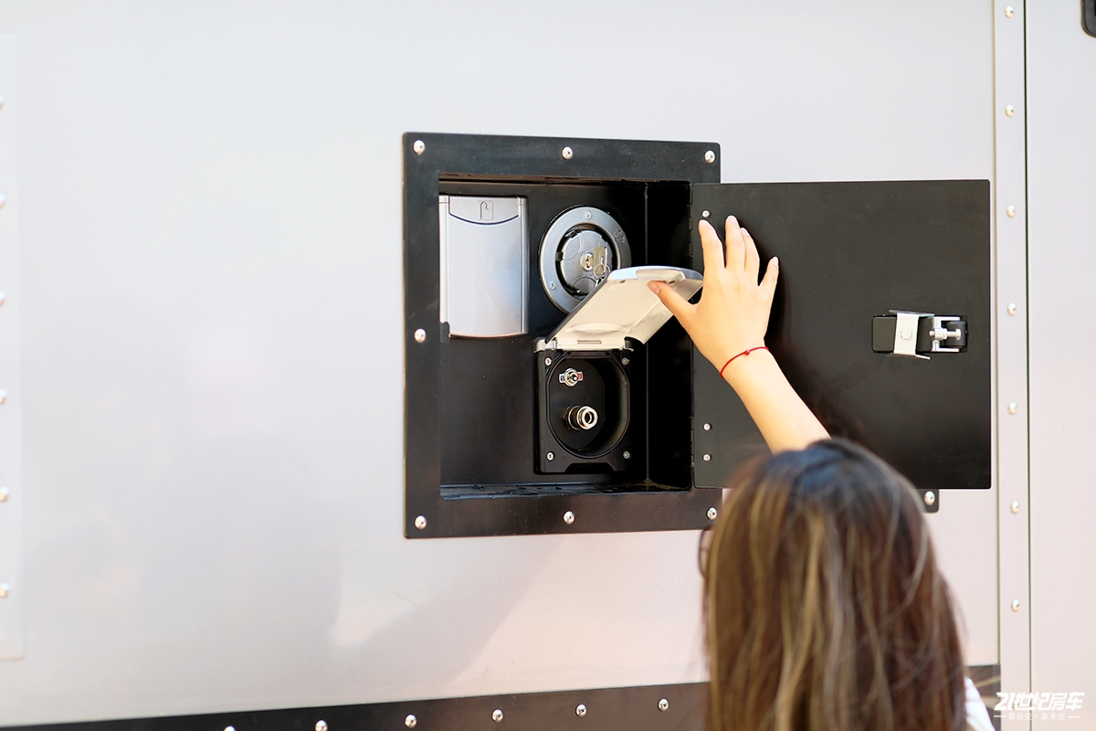 重汽越野房车最新4驱版,顶级进口man四驱越野房车