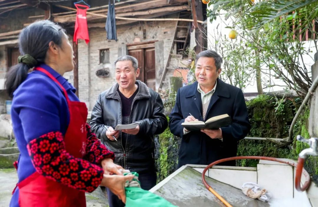 有啥事给民事代办员一说，就帮着给办了