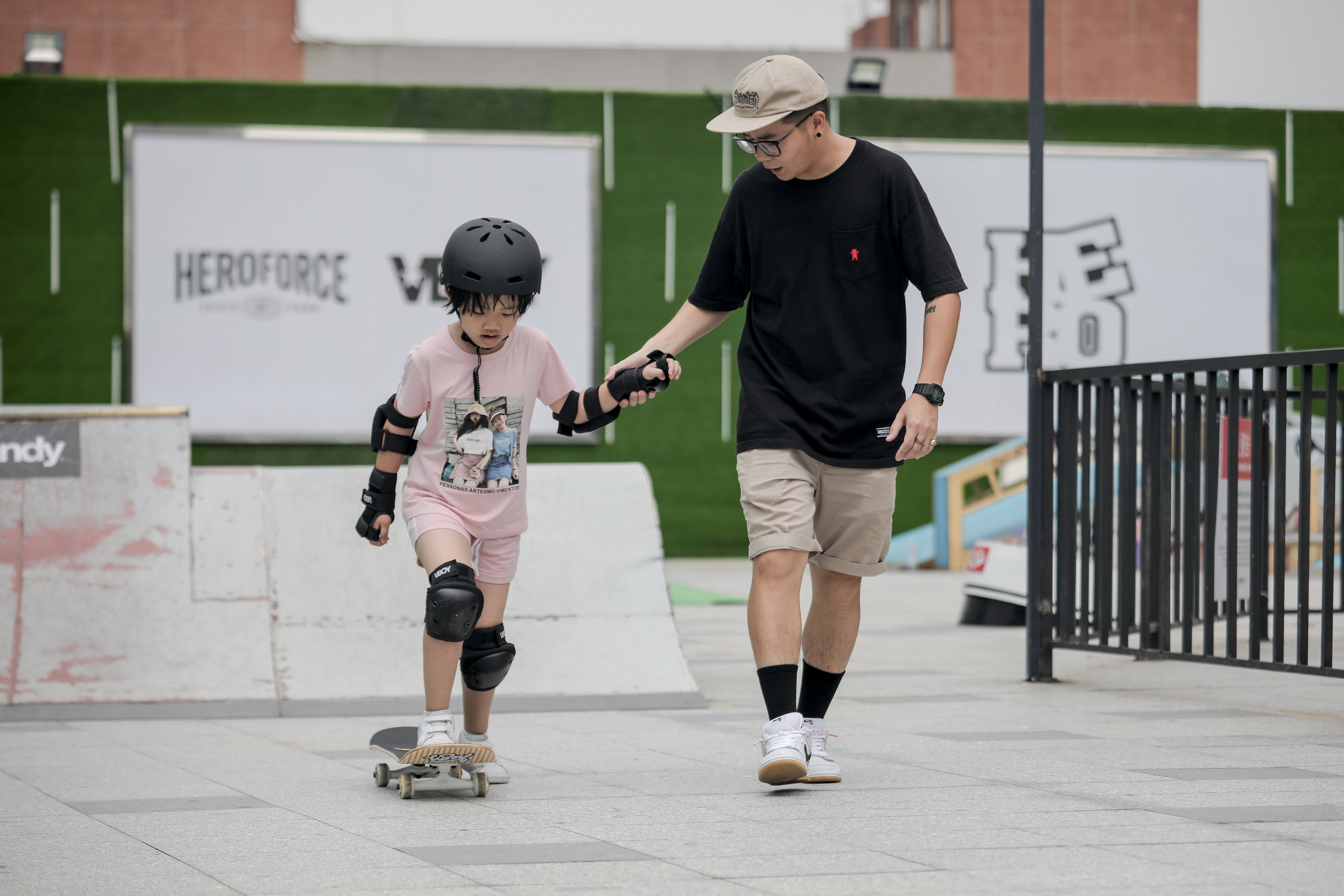 涓轰簡姊︽兂绂诲闂崱,涓轰簡姊︽兂绂讳埂鍒涗笟