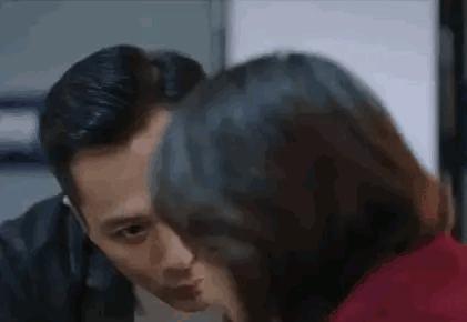 偶像剧甜蜜吻戏,现在偶像剧的吻戏是真吻吗