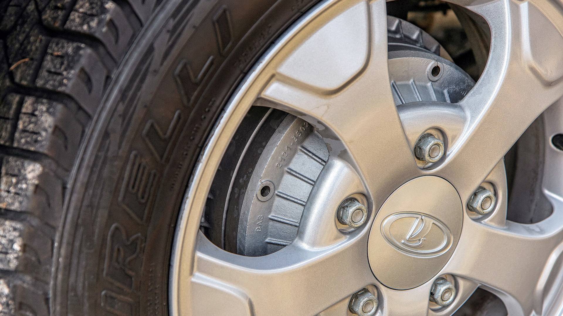 拉达新款泥瓦越野版曝光,五门拉达尼瓦2021款