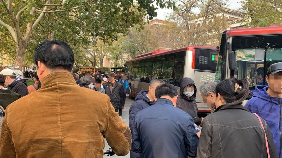 在中心公园,你的终身大事,就值30块钱