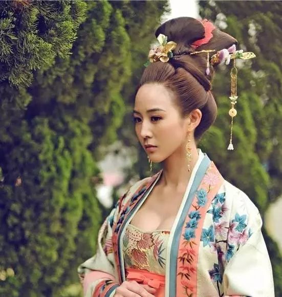 花木兰一样的女英雄,花木兰上单里唯一一个女性