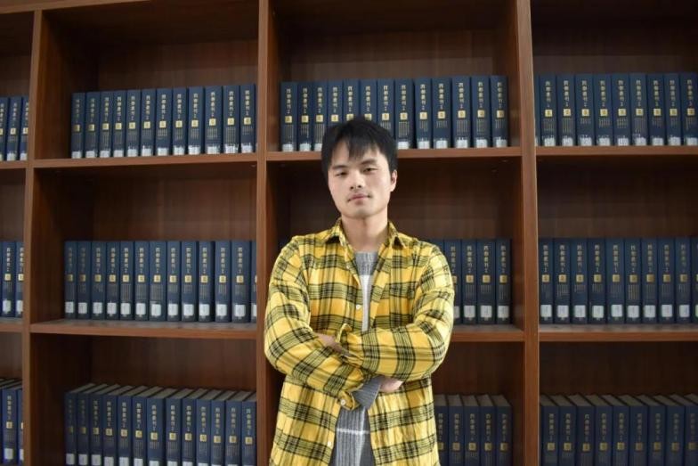 大学生在校创业赚100万,大学生创业进账30万