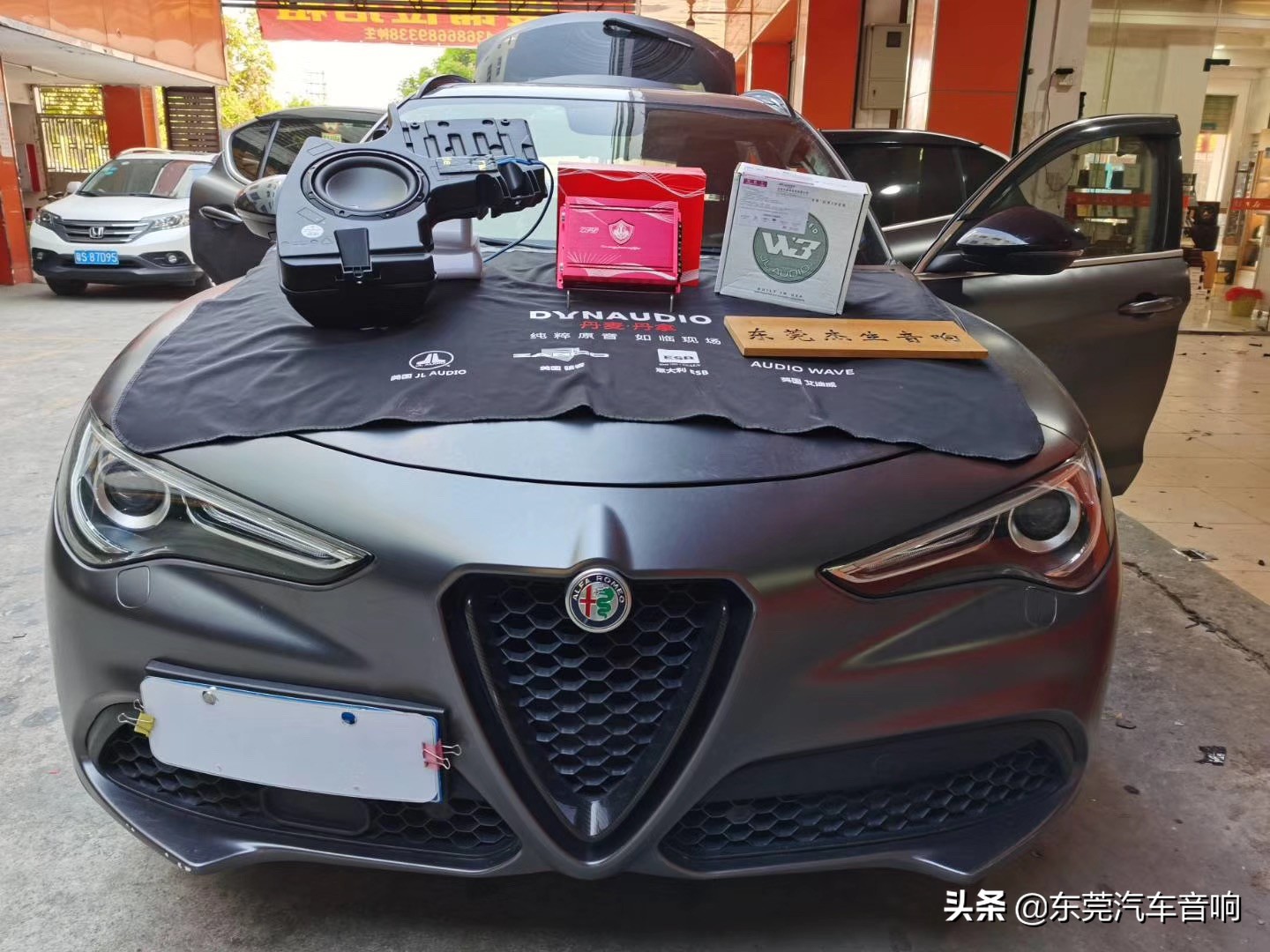 东莞豪车也要二次升级音响，汽车音响改装到底有何魅力？