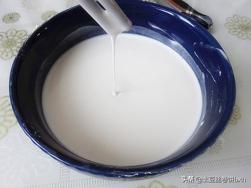 米发糕做法松软又好吃,自己在家做米发糕吃