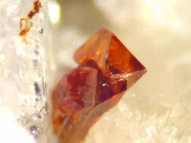 黄金矿石的鉴别方法,100种漂亮矿石